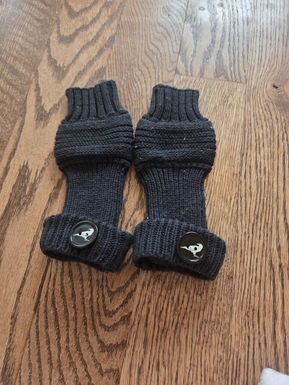 Owlcrate - Fingerless Black Knit Gloves With Raven Buttons